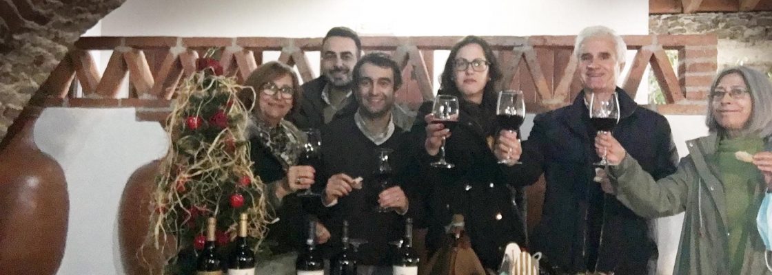 Câmara Municipal de Redondo troca presentes com municípios associados da AMPV