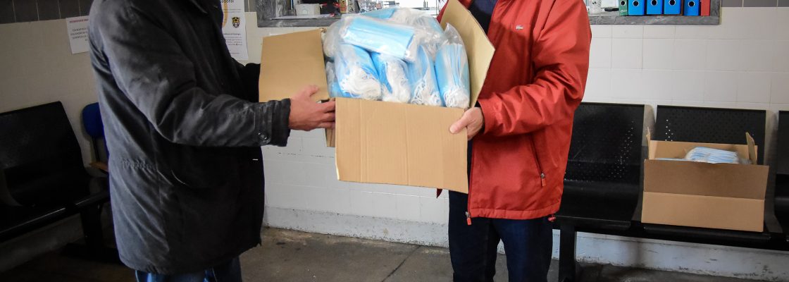 Câmara entrega máscaras aos bombeiros