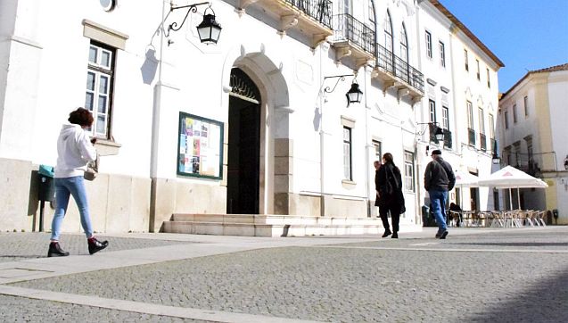 Em reunião pública de 11 de Março de 2020: Câmara de Évora denunciou iniquidade na distribui...