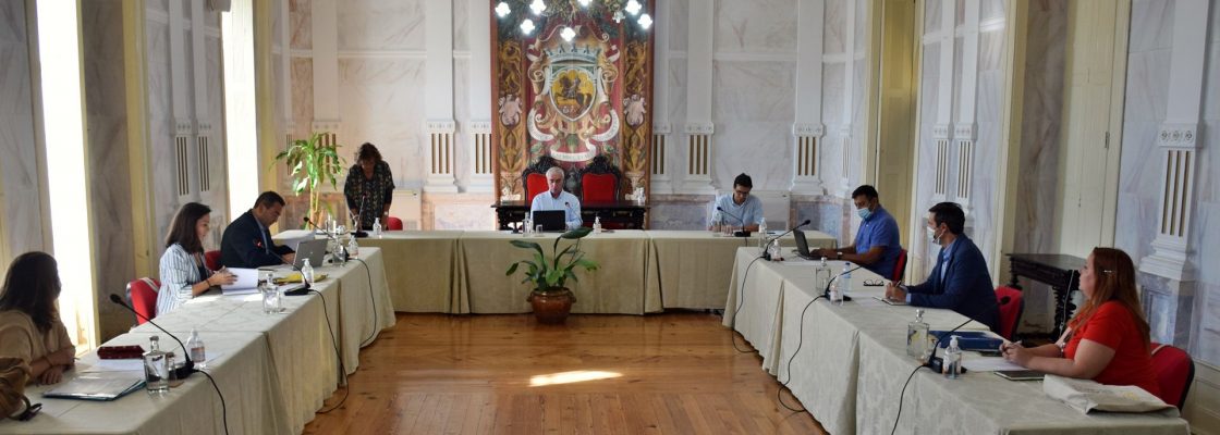 Em Reunião Pública de 20 de Outubro de 2021: Câmara de Évora procedeu à instalação e debat...