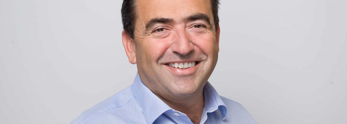 José Calixto vai receber o prémio Personalidade do Ano da Associação de Municípios Portugues...
