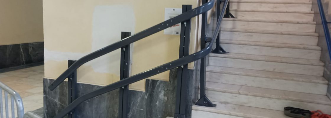 Empreitada de colocação de uma plataforma elevatória na escola sede do Agrupamento de Escolas ...