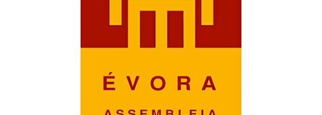 Sessão extraordinária da Assembleia Municipal de Évora no dia 25 de março
