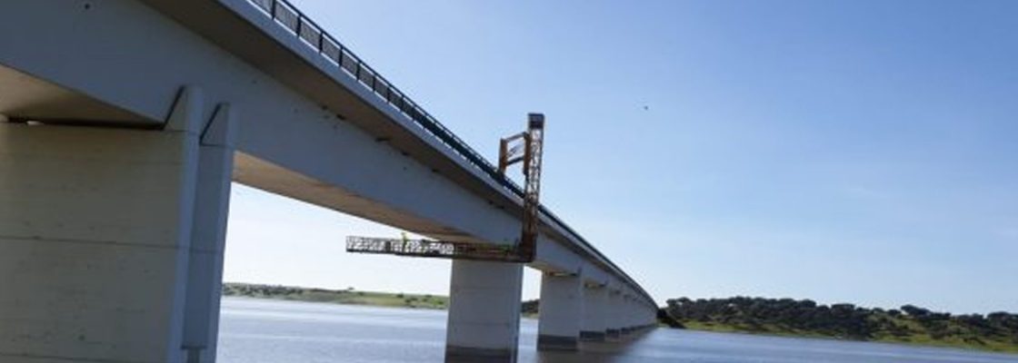 Ponte da “Ribeira do Alcarrache” com patologias. Mourão e Moura querem financiamento para re...
