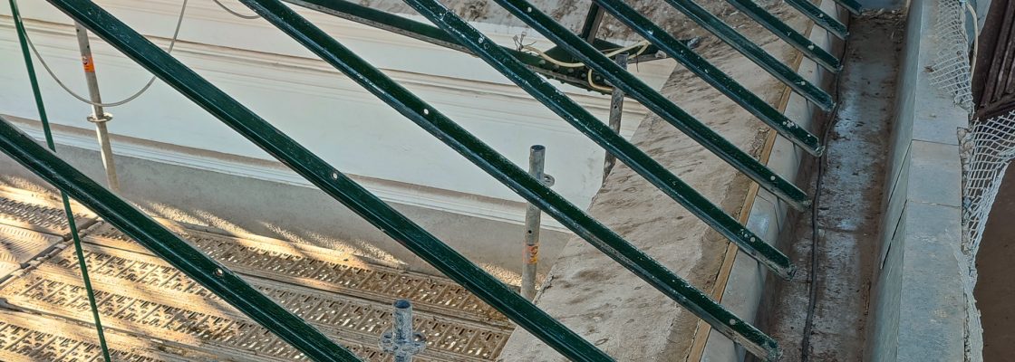 Remodelação da cobertura do edifício dos Paços do Concelho VIDRO FOTOVOLTAICO SUBSTITUI ANTIG...