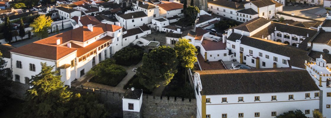 Carta dos valores patrimoniais do Centro Histórico de Évora, com João Santos e Eduardo Miranda...