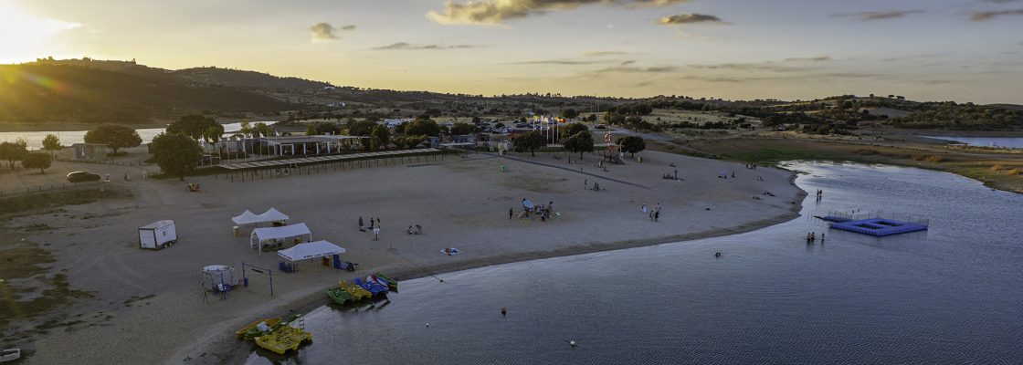 Quercus atribuiu pelo terceiro ano o galardão de “Qualidade de Ouro” à Praia fluvial de Mon...