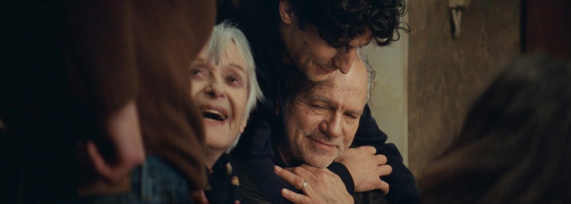 RETRATO DE FAMÍLIA COM TEATRO DE MARIONETAS, um filme de Philippe Garrel