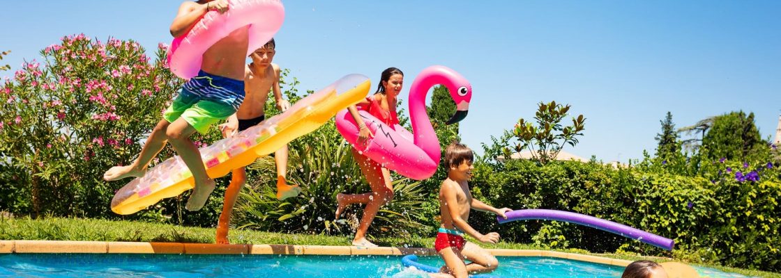 Biblioteca na Piscina – Ler, Jogar e Brincar | de 2 de julho a 13 de setembro | Piscinas Mu...