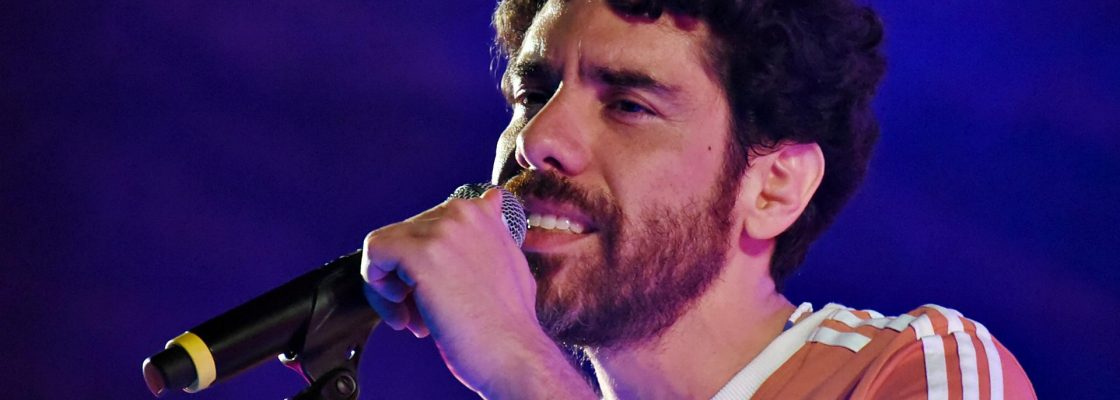 Luca Argel actuou no Jardim Público