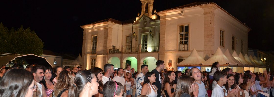 𝗥𝗲𝗱𝗼𝗻𝗱𝗼, 𝗙𝗲𝘀𝘁𝗮𝘀 𝗱𝗲 𝗔𝗴𝗼𝘀𝘁𝗼 𝗱𝗲...