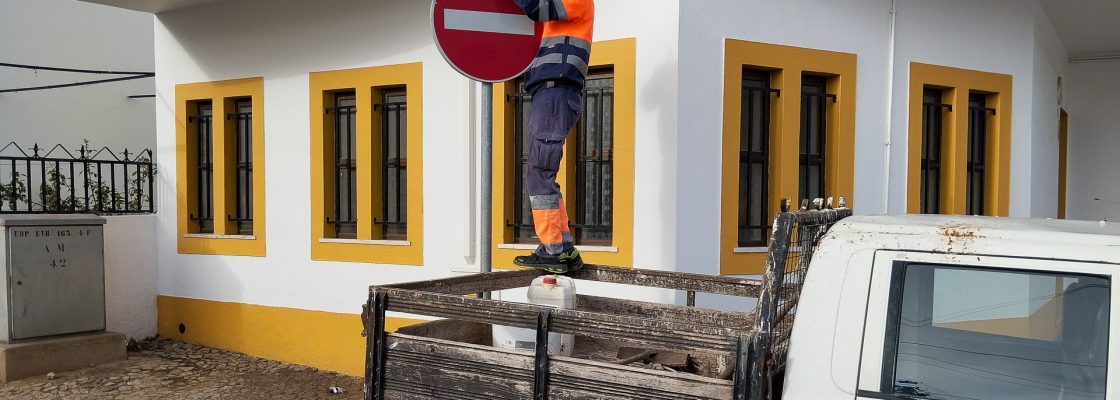CÂMARA PROCEDE A ALTERAÇÕES À CIRCULAÇÃO RODOVIÁRIA NO BAIRRO NOSSA SENHORA DA SAÚDE