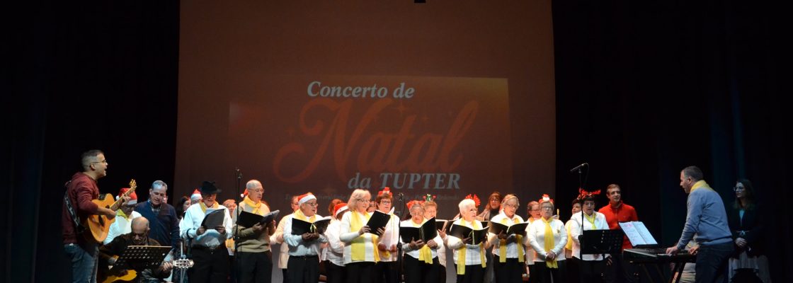 Alunos da UPTER assinalam final do 1º período letivo com concerto de Natal