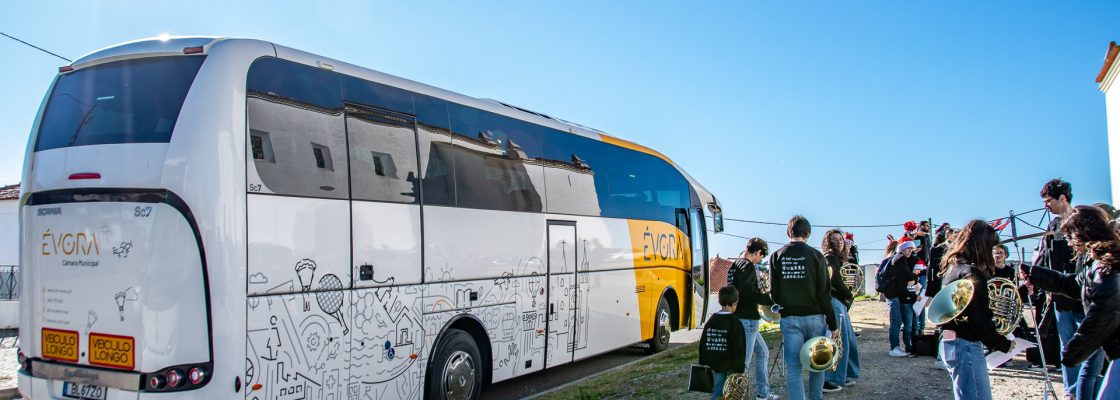 CÂMARA ADQUIRIU MAIS UM AUTOCARRO DE PASSAGEIROS