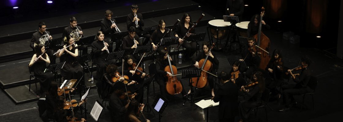 CONCERTO DE NATAL: CORO MATEUS D’ARANDA E ORQUESTRA CLÁSSICA DA UNIVERSIDADE DE ÉVORA
