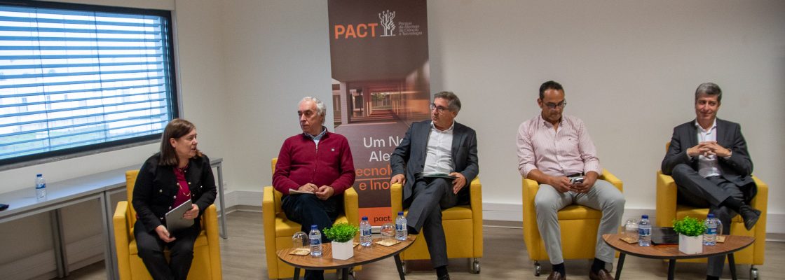 MESA REDONDA “(DES)EMPREGO JOVEM”