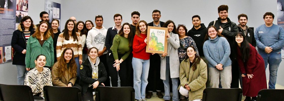 Conselho Municipal da Juventude de Évora escolheu cartaz do Mês da Juventude 2025