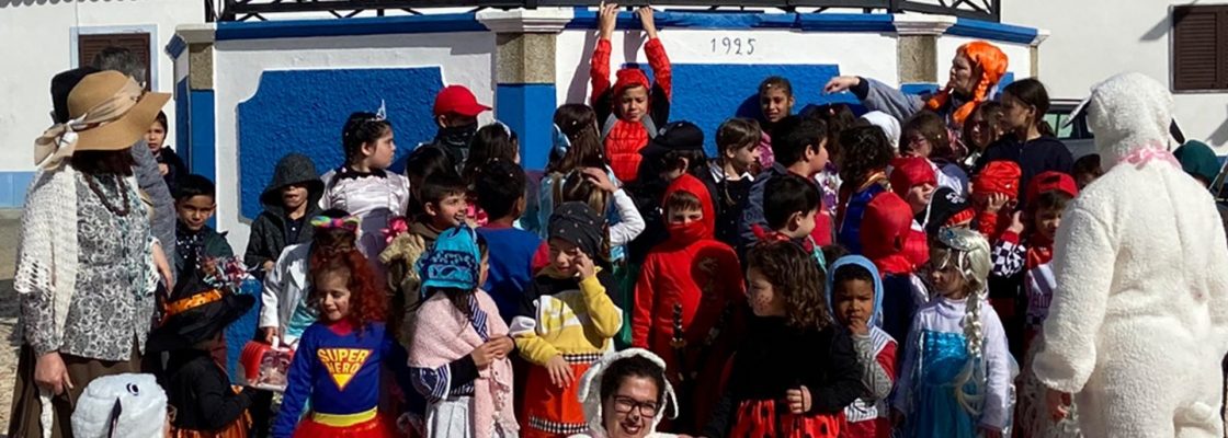 Desfile de Comadres com as crianças do Centro Escolar de Montoito | 27 de fevereiro | 09h30 | Mo...