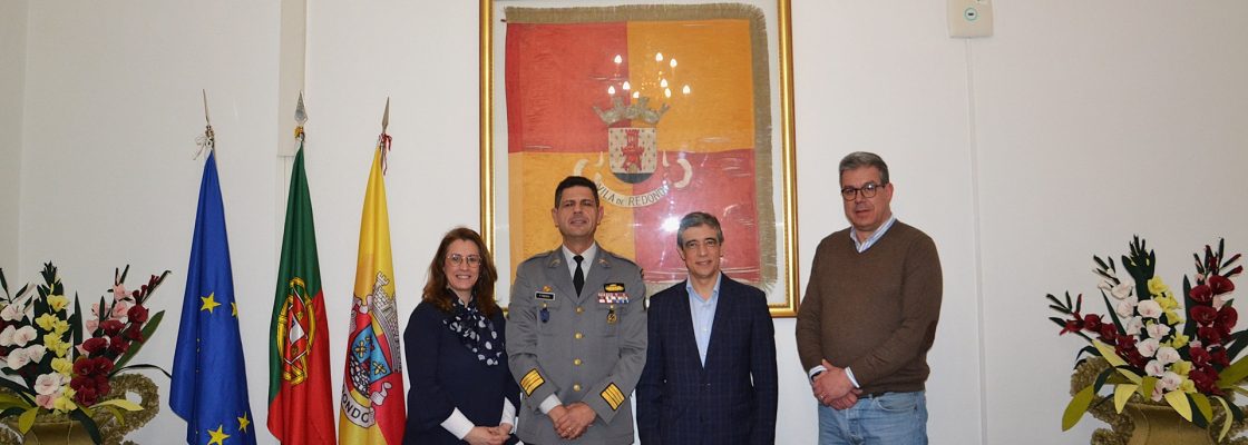 Município de Redondo recebeu a visita do Coronel do Regimento de Cavalaria de Estremoz