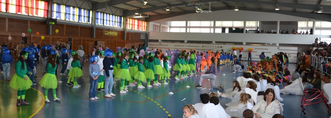 Pequenos foliões brincam ao Carnaval e mostram criatividade
