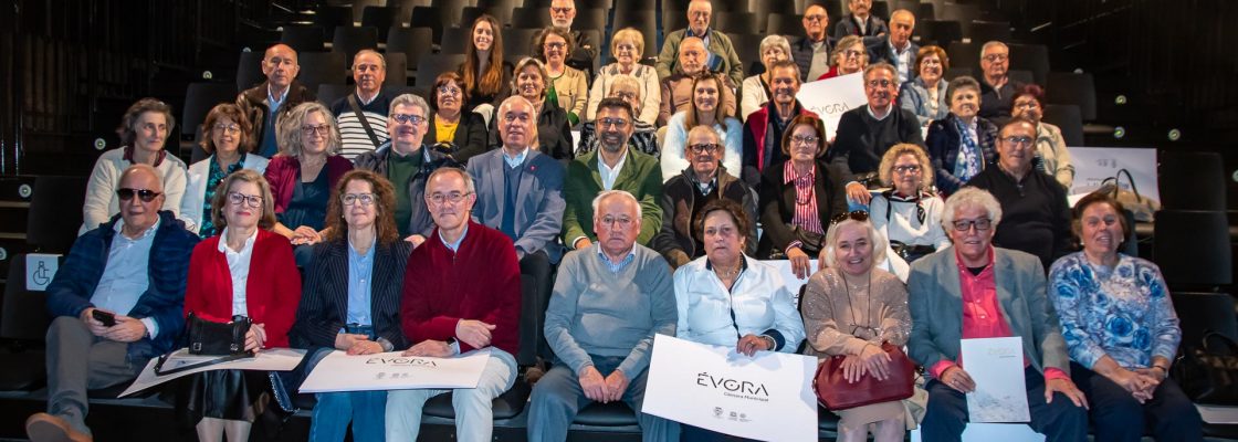 CÂMARA MUNICIPAL DE ÉVORA HOMENAGEOU TRABALHADORES APOSENTADOS