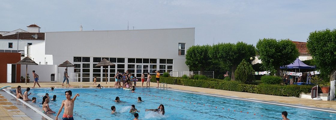 Dia Mundial da Criança: Brincadeiras, diversão e risos foram uma constante nas Piscinas Municip...