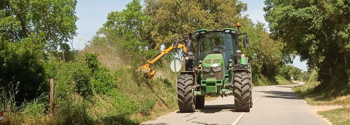 Limpeza de Bermas em Todas as Estradas Municipais