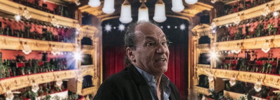 Visita guiada e conversa na Exposição Abrigo de combatentes, com Eugénio Ampudia e D. André d...