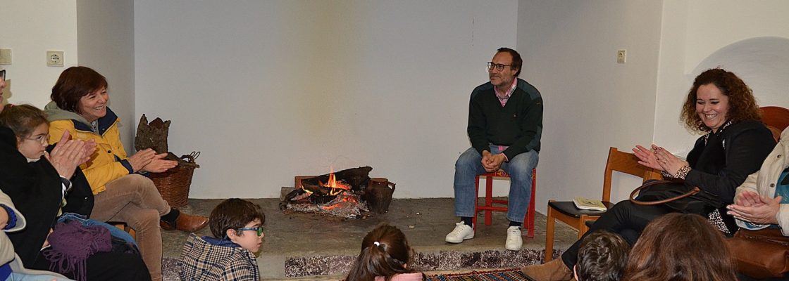 “Serão de Contos à Lareira” aquece Biblioteca Municipal de Redondo com histórias, ...